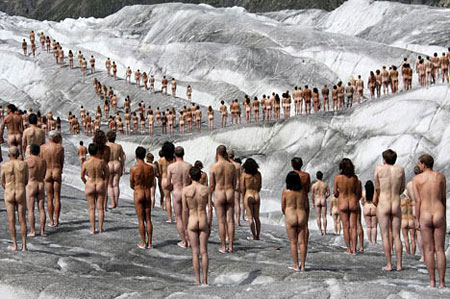 Инсталляция на леднике