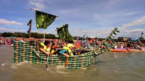 Регата на пивных банках