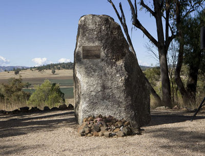 Памятник в Майолл-Крик